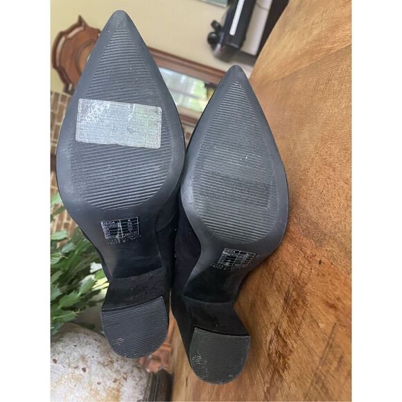 FOREVER 21 Faux  Black Suede Pointed toe  heeled boots - Picture 5 of 9
